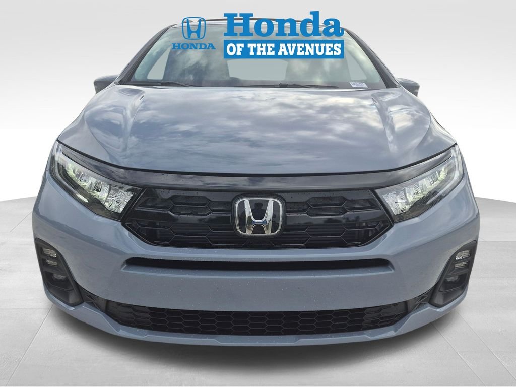 New 2027 Sonic Gray Pearl Honda Touring image 2