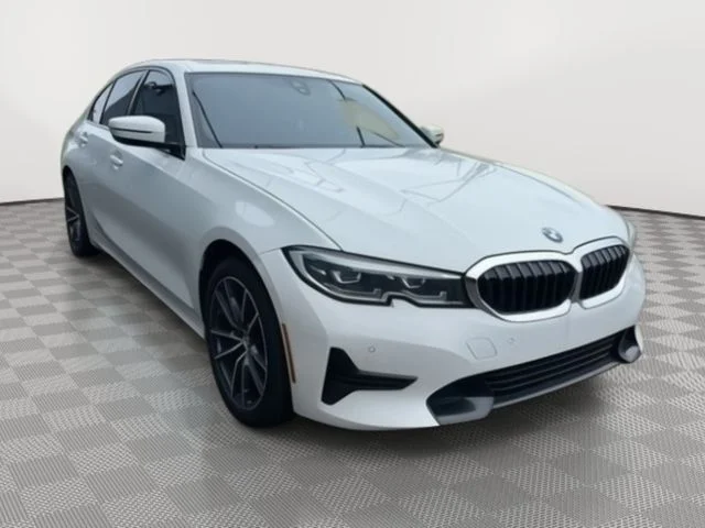 Used 2022 White BMW 330i image 2