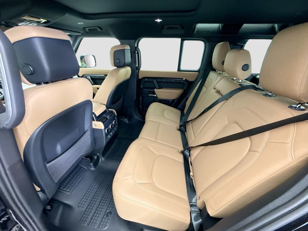 New 2026 Santorini Black LAND ROVER X-Dynamic SE image 20
