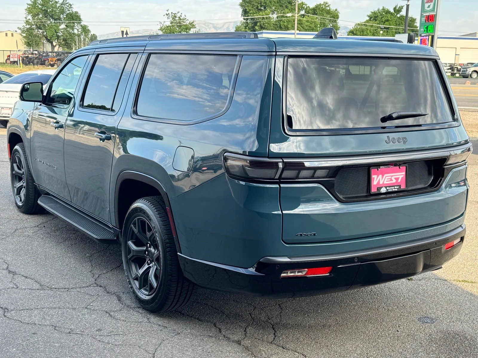 New 2026 Steel Blue Exterior Paint Jeep Limited Altitude image 11