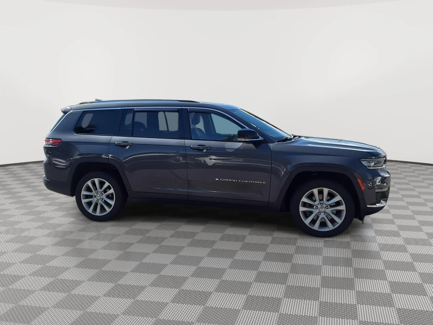 Used 2021 Silver Zynith Jeep Limited image 4