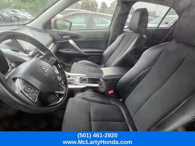 Used 2024 Silver Mitsubishi SE image 7