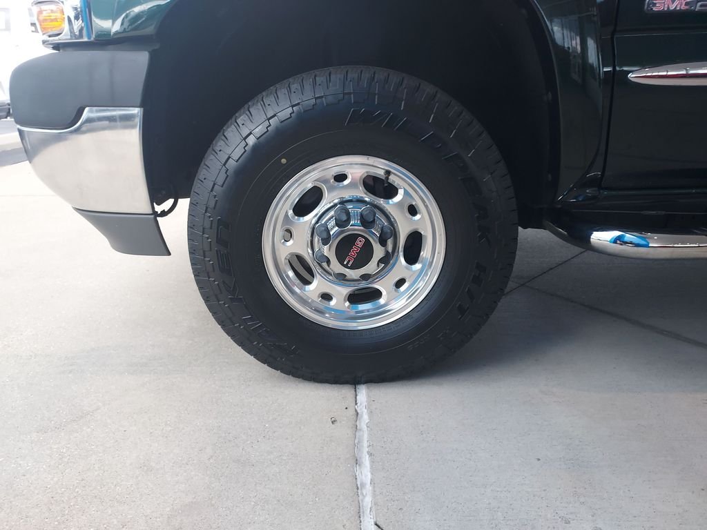Used 2001 Green GMC SLE image 10