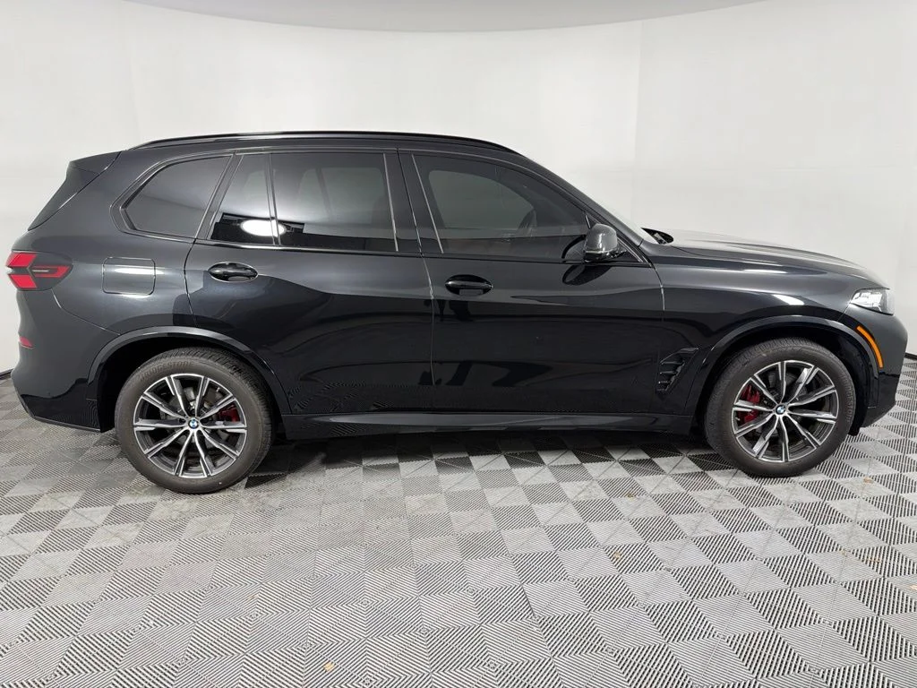 Certified Used 2024 Black Sapphire Metallic BMW xDrive40i image 4