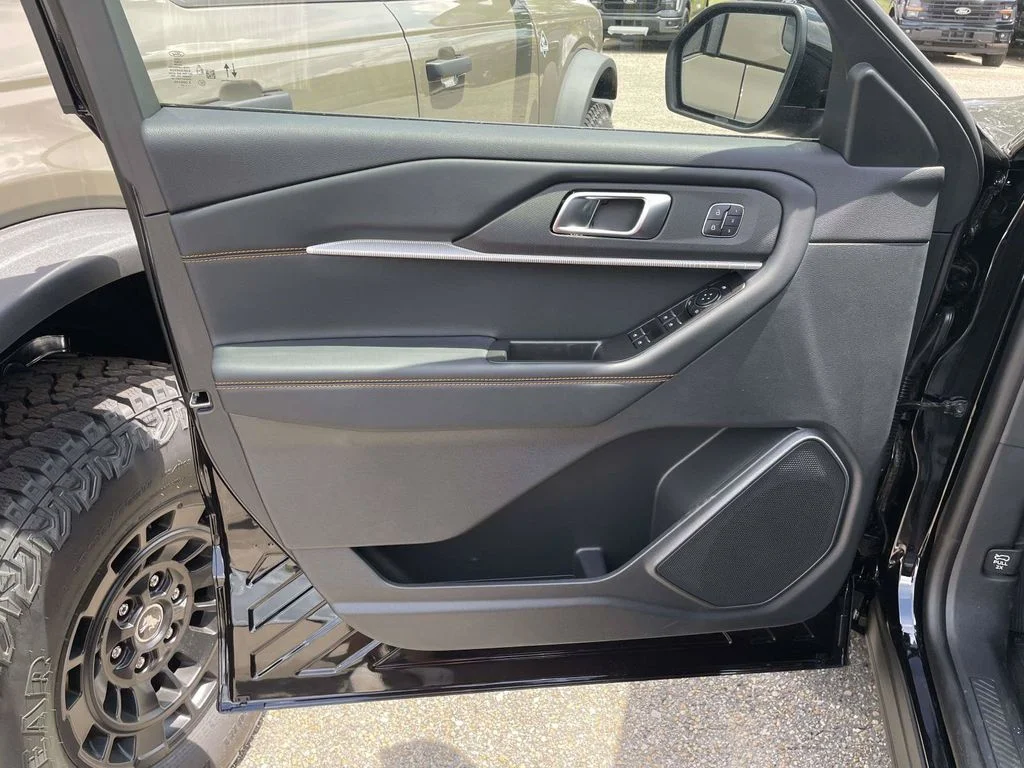 2026 Ford Explorer Tremor - Photo 15