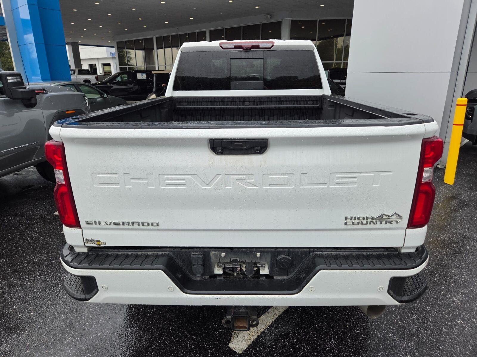 Used 2021 SUMMIT WHITE Chevrolet High Country image 10