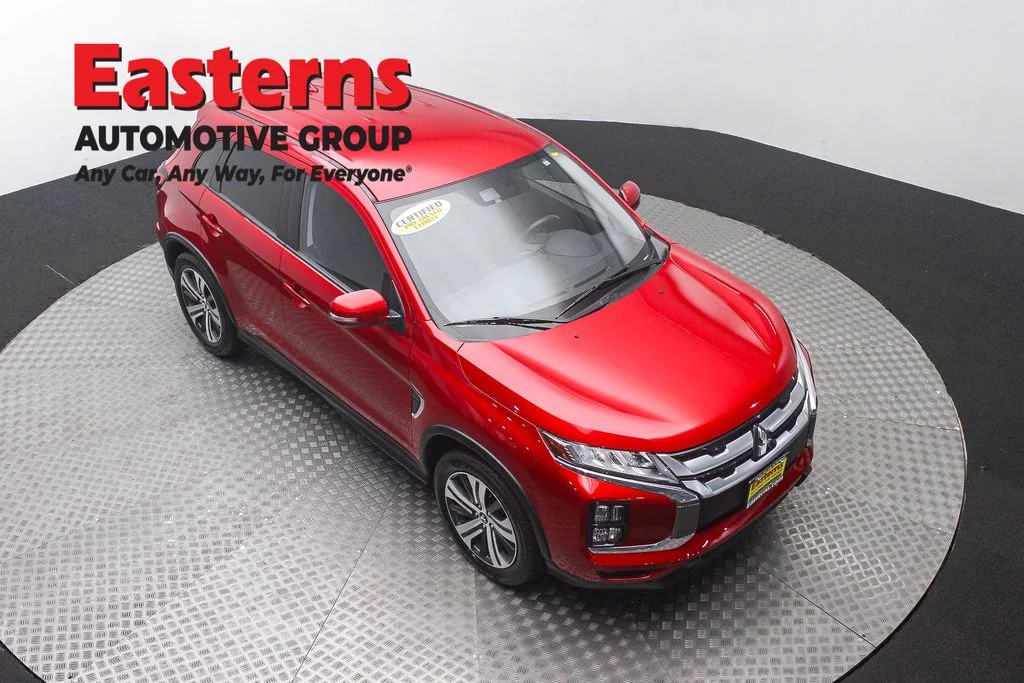 Used 2025 Red Mitsubishi 2.0 SE image 3