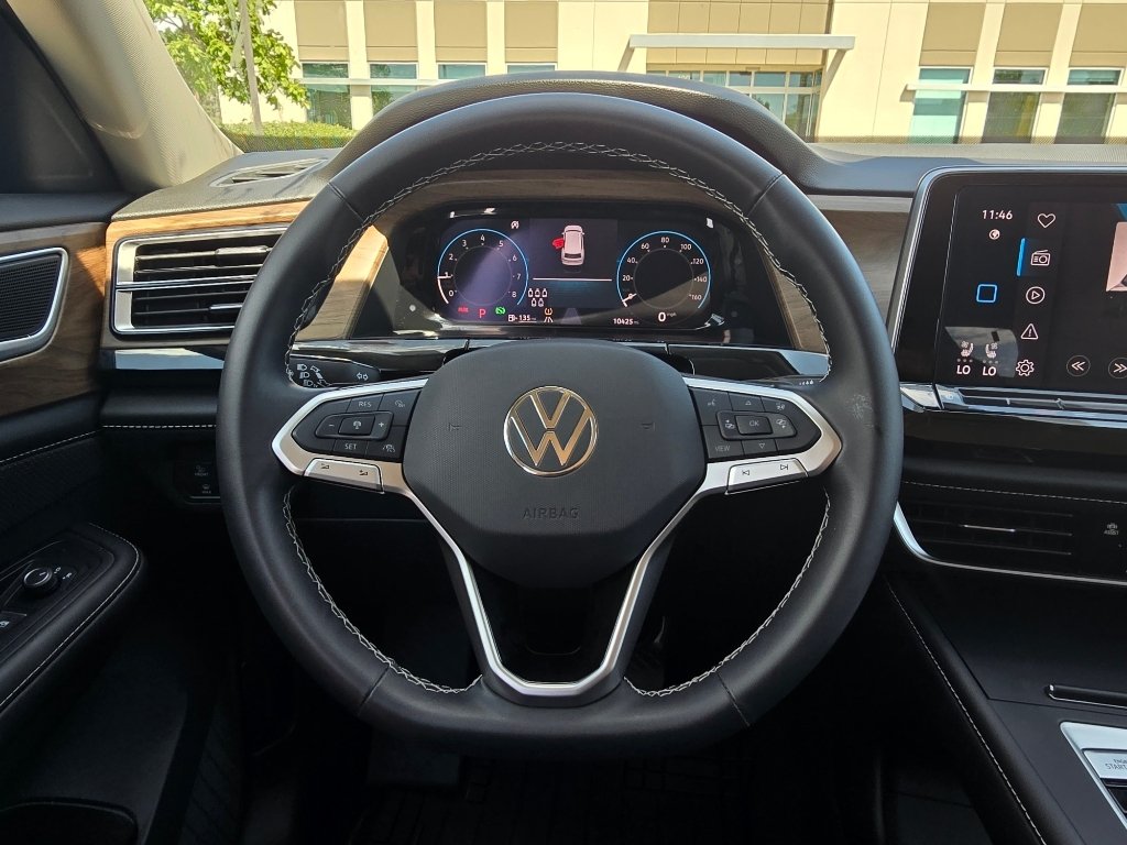 Used 2025 Deep Black Pearl Volkswagen 2.0T SE image 28