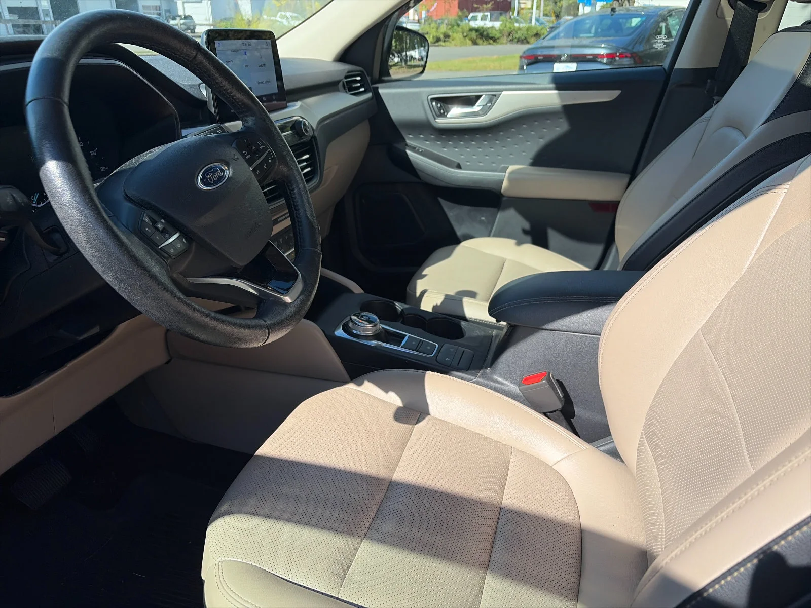 Used 2020 White Metallic Ford SEL image 11