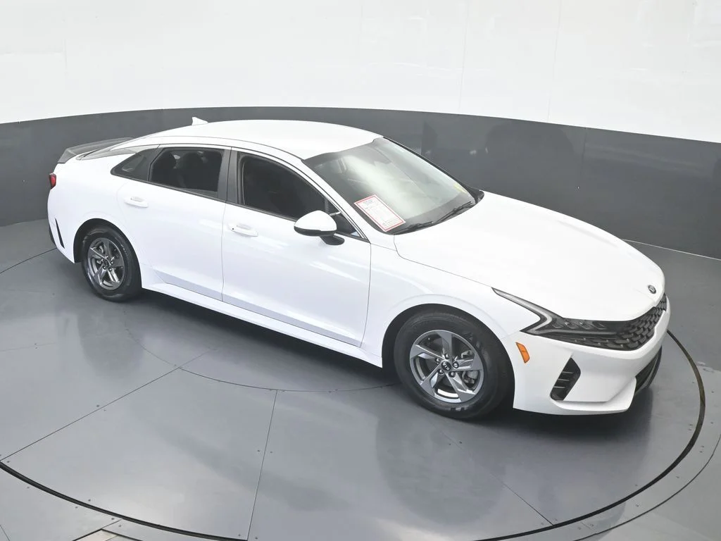 Used 2021 Glacial White Pearl Kia LXS image 56