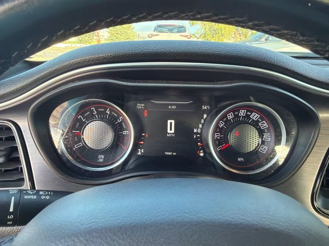 Used 2016 White Dodge SXT image 7