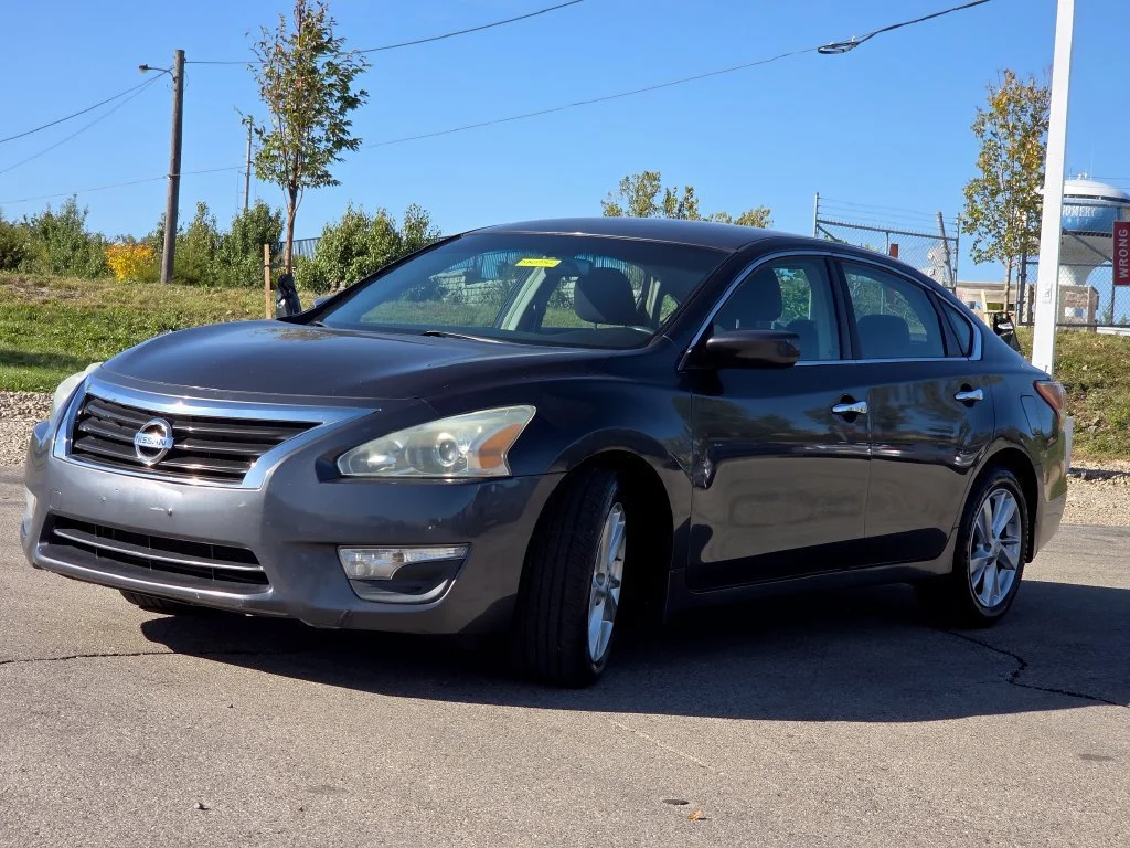 Used 2013 Metallic Slate Nissan 2.5 SV image 17