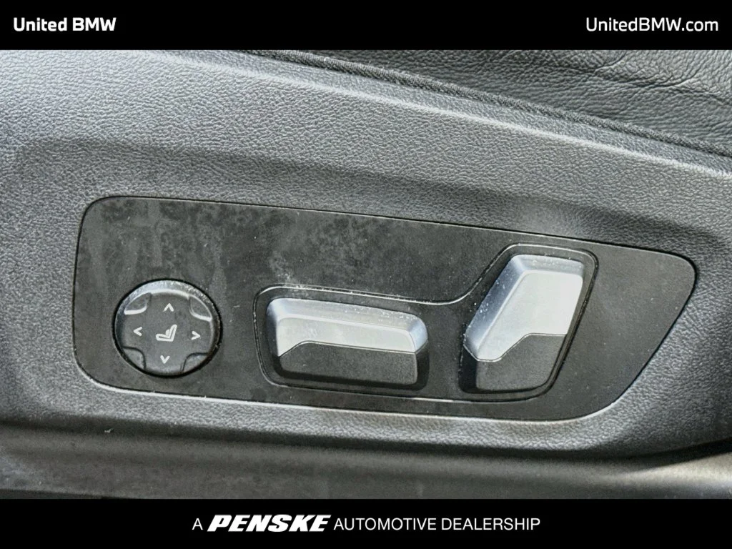 Used 2023 Dark Graphite BMW sDrive30i image 11