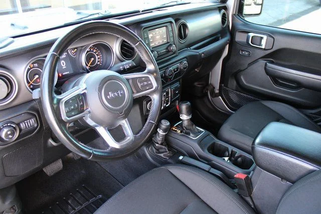 Used 2020 Silver Jeep Sport image 2