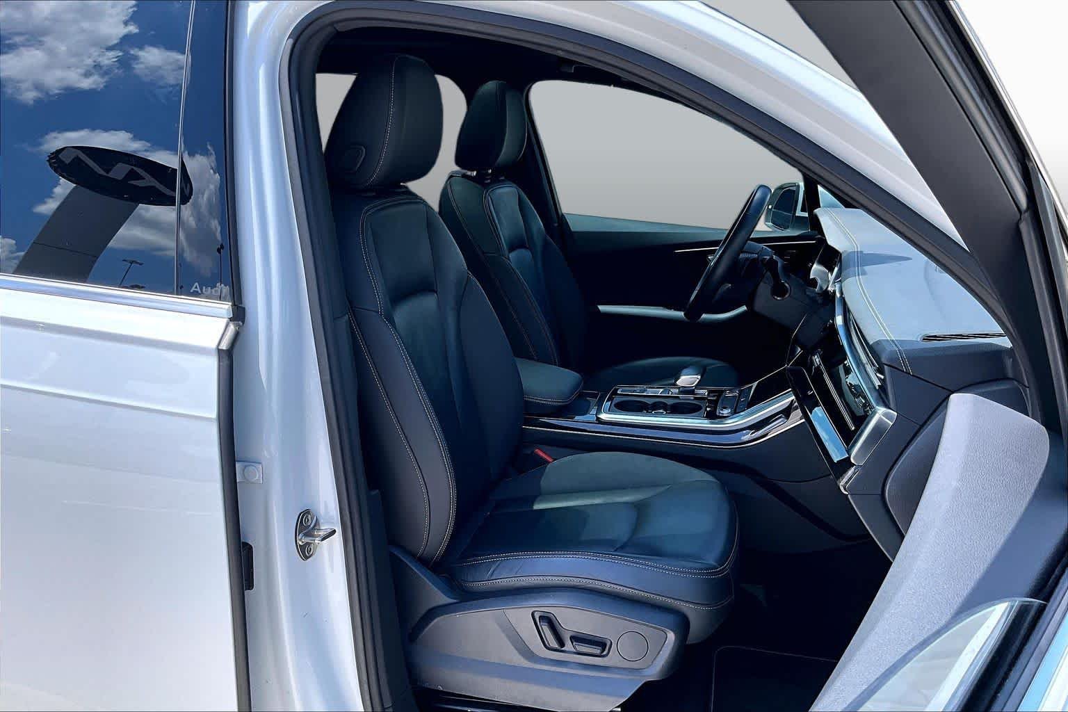Used 2025 Glacier White Metallic Audi Premium image 9