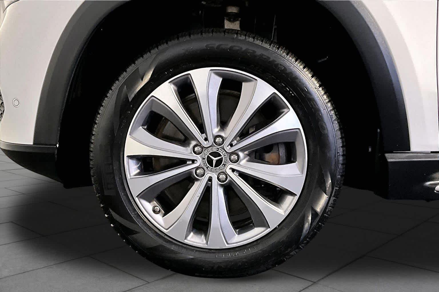 Used 2021 Polar White Mercedes-Benz GLE 450 image 11
