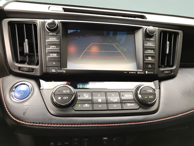 Used 2018 White Toyota SE image 19