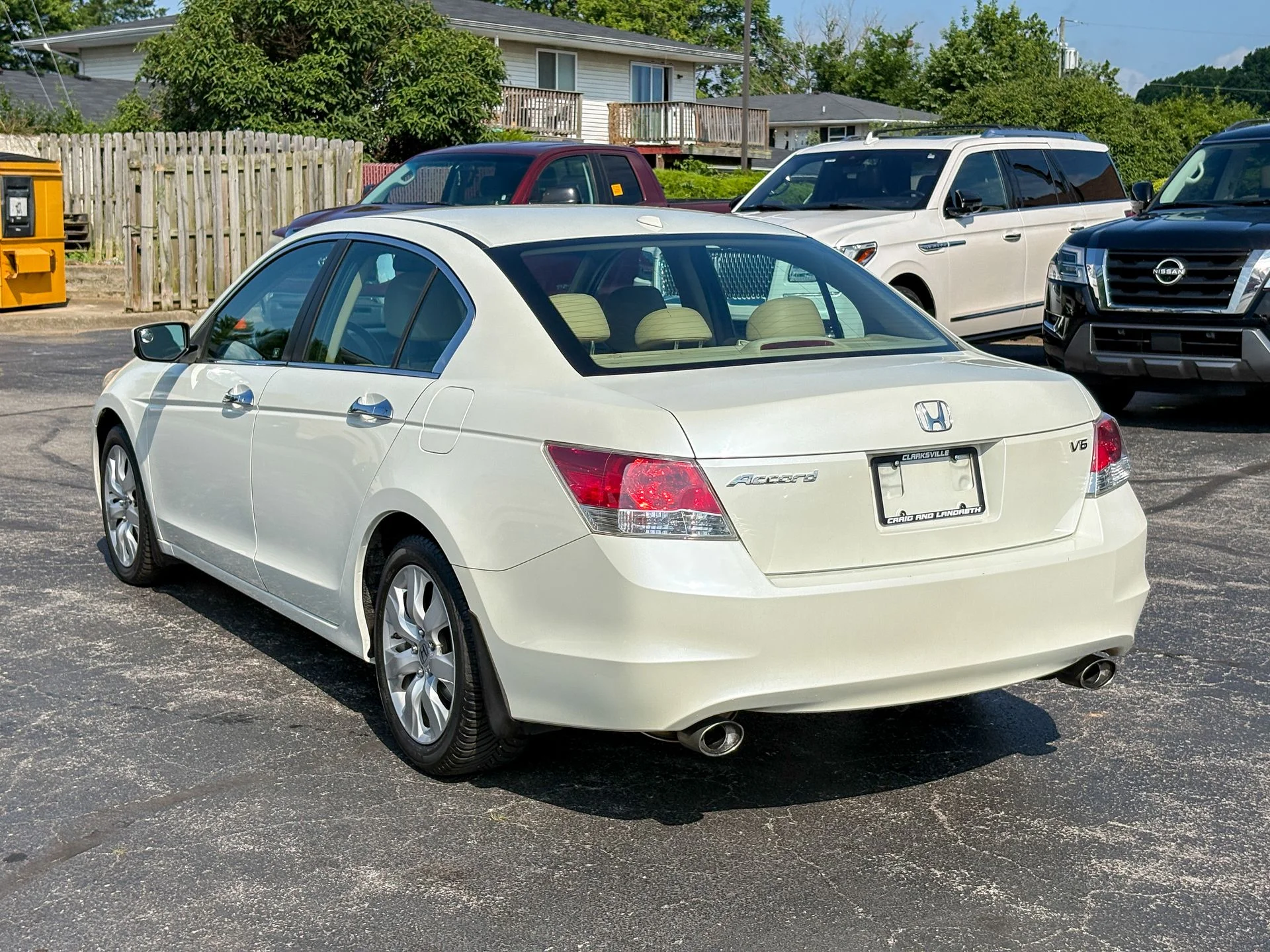 Used 2010 White Honda EX-L image 9