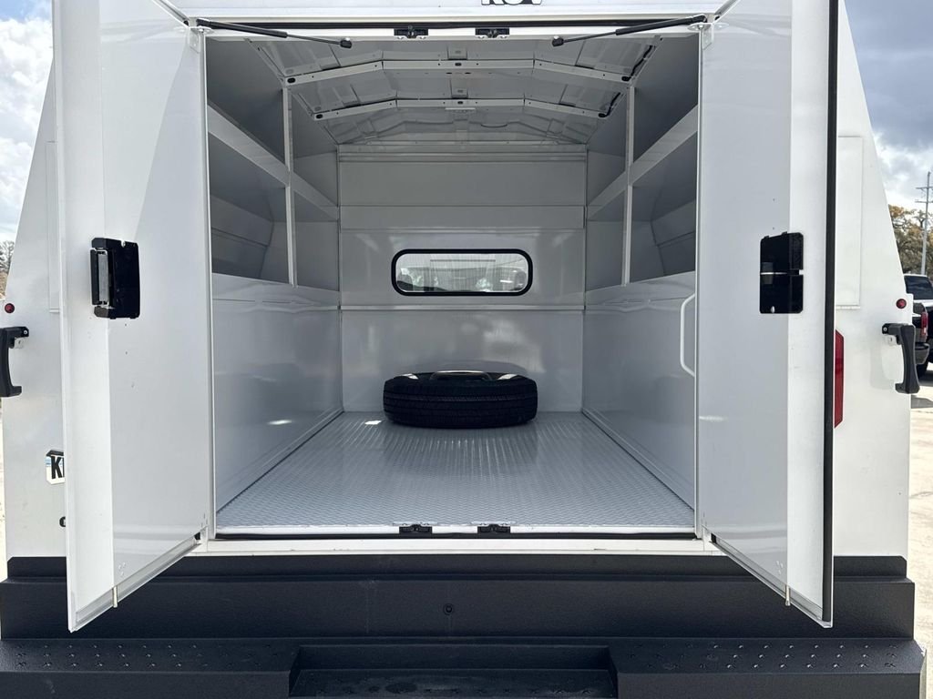 2026 RAM 3500 Chassis Tradesman - Photo 14