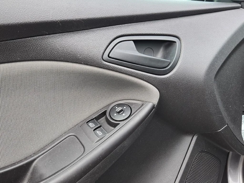 Used 2014 Gray Ford S image 16
