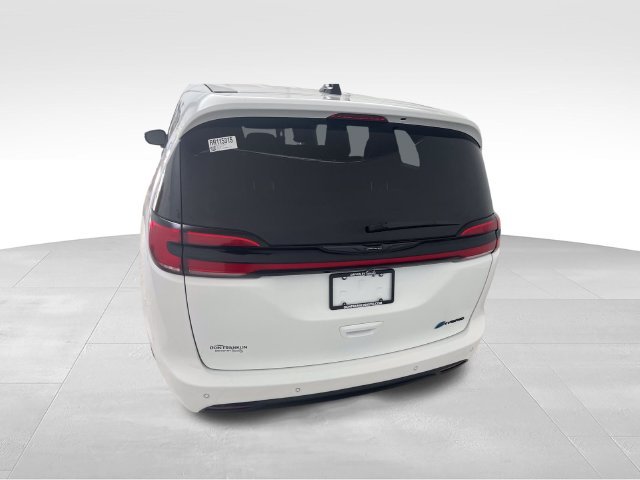 Used 2024 White Chrysler Select S Appearance image 4