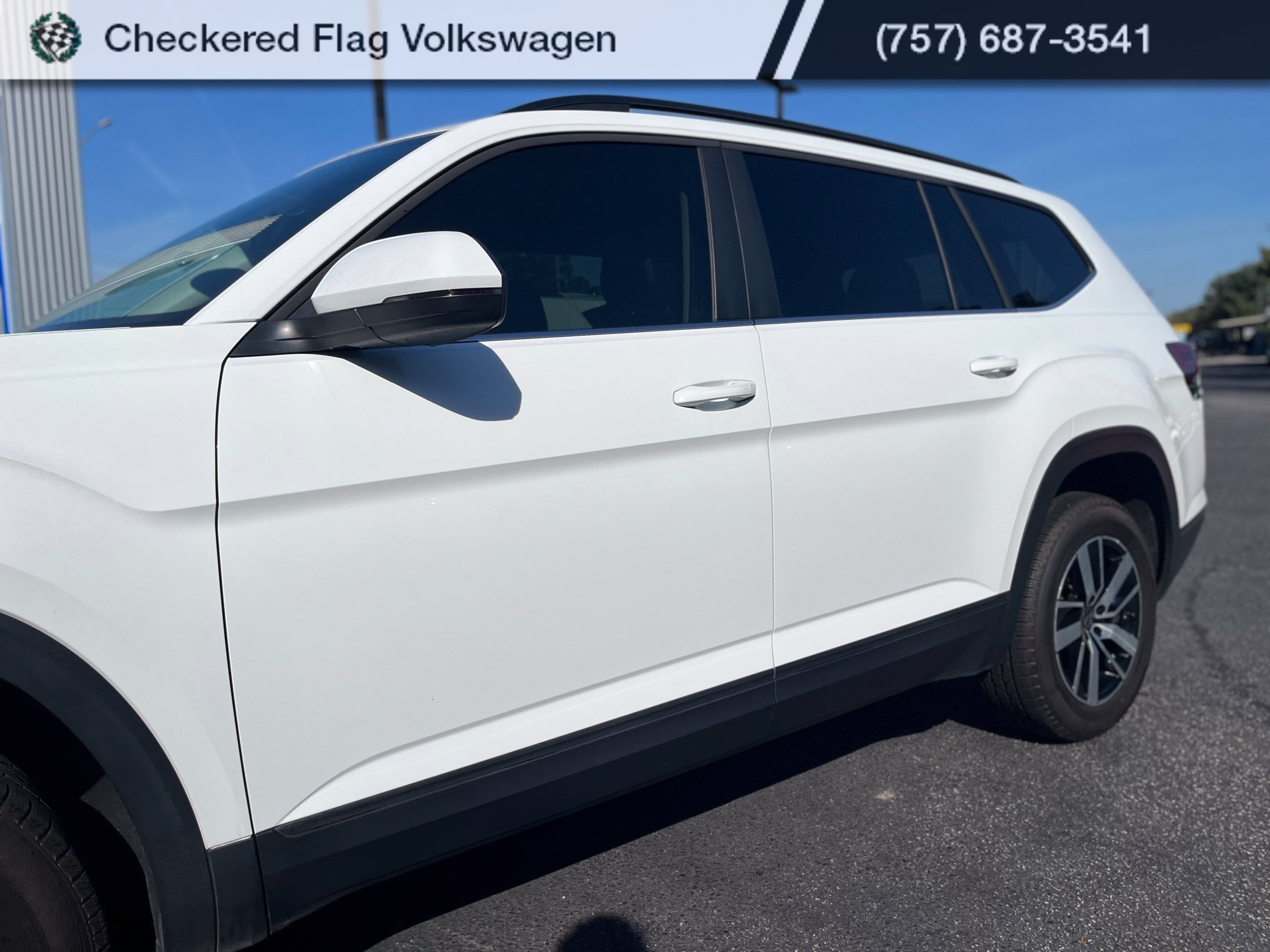 Used 2023 Pure White Volkswagen 2.0T SE image 3