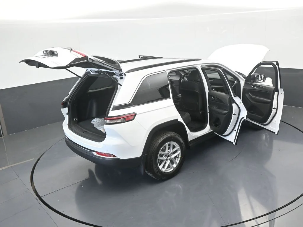 Used 2025 Bright White Clearcoat Jeep Laredo X image 63