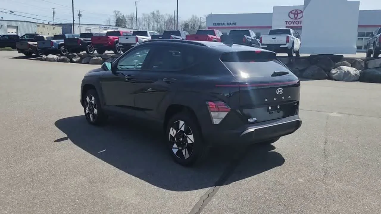 2025 Hyundai Kona SEL - Photo 6