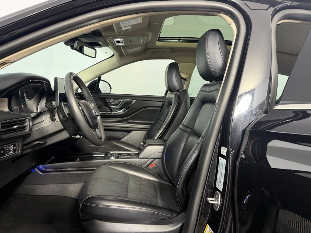 Used 2024 Black Metallic Lincoln Grand Touring image 18
