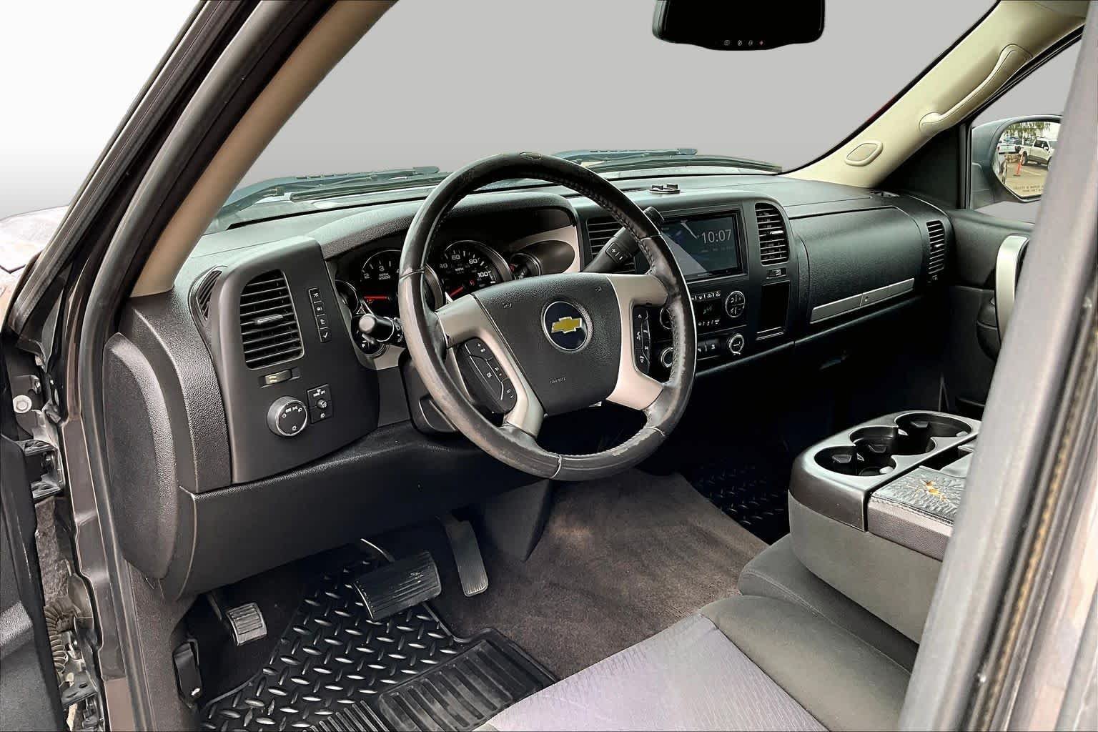 Used 2011 Taupe Gray Metallic Chevrolet LT image 15