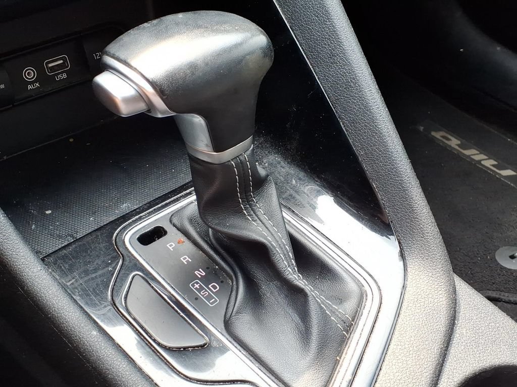 Used 2017 Black Kia EX image 19
