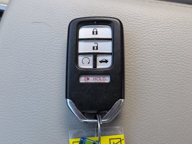 Used 2018  Honda EX-L image 28
