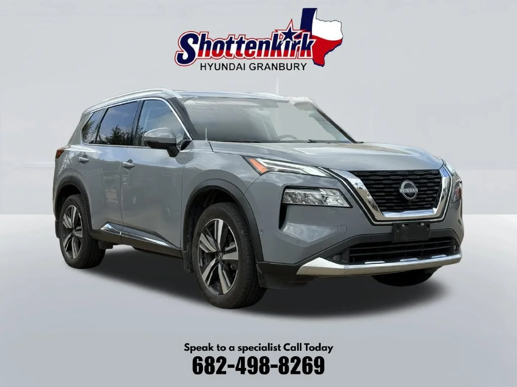 Used 2022 Boulder Gray Nissan Platinum image 3