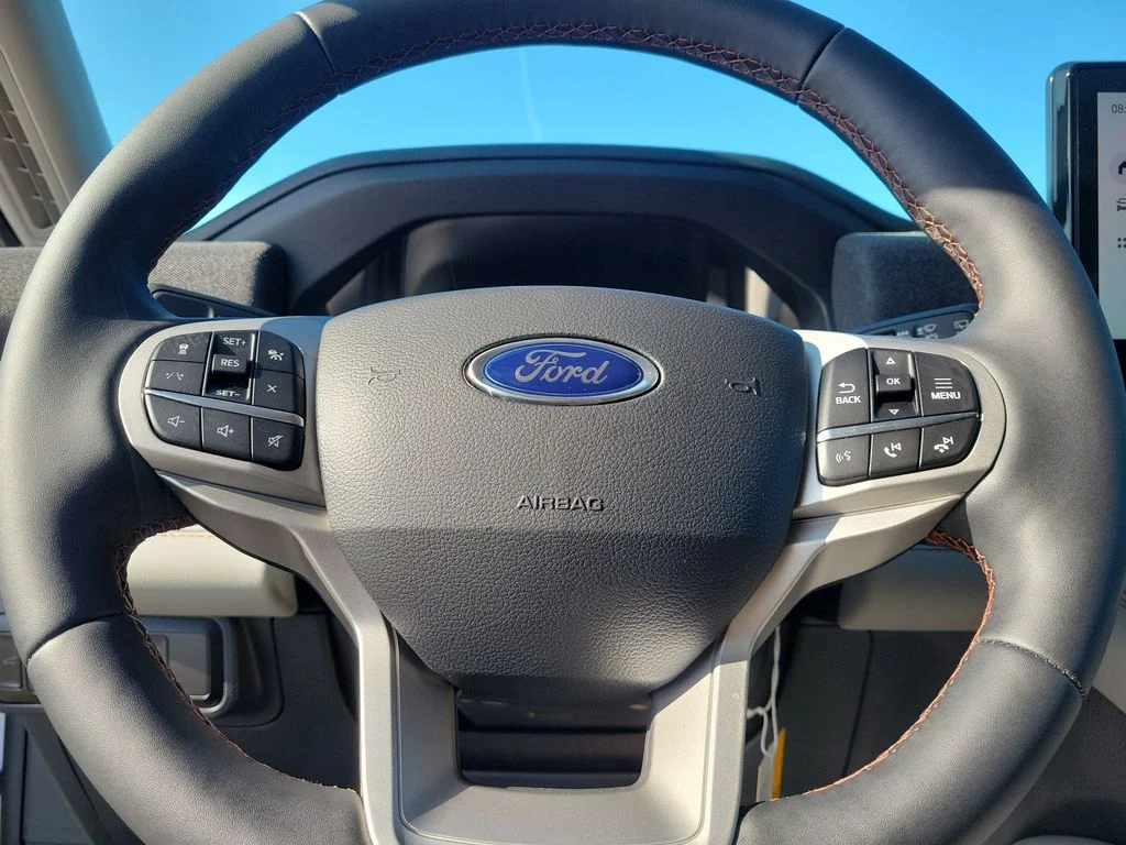 New 2026 Star White Metallic Tri-Coat Ford Active image 16