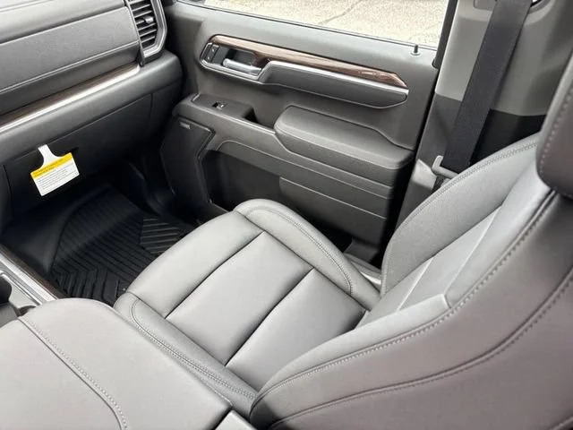 New 2026 Summit White Chevrolet LT Trail Boss image 9