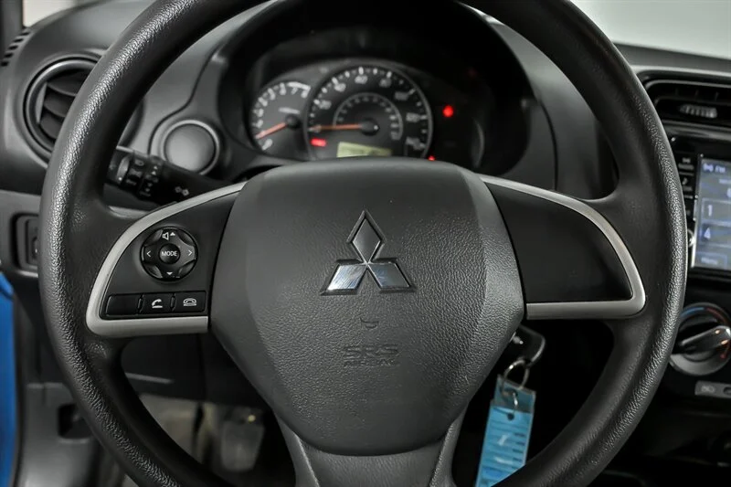 Used 2018 Sapphire Blue Mitsubishi ES image 20