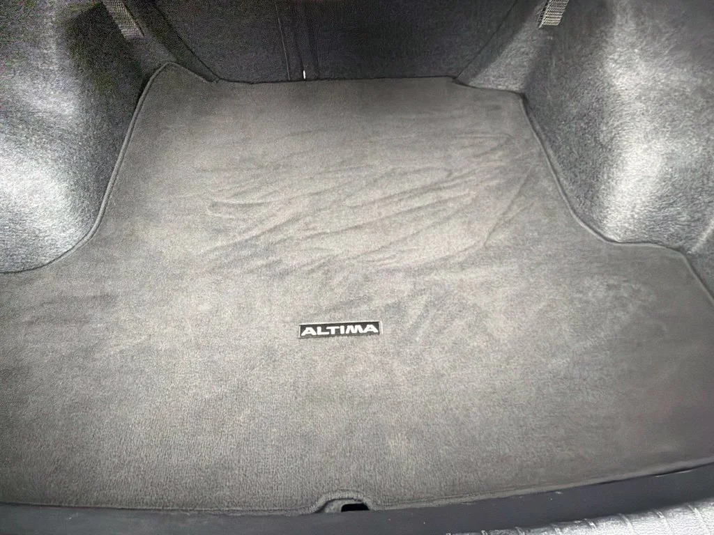 Used 2025 Black Nissan 2.5 SV image 9