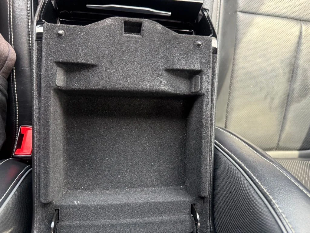 Used 2021 White/off-white Jeep Overland image 28
