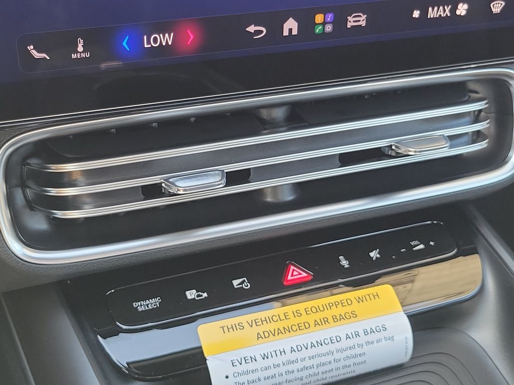 New 2027 Polar White Mercedes-Benz CLA 220 image 24