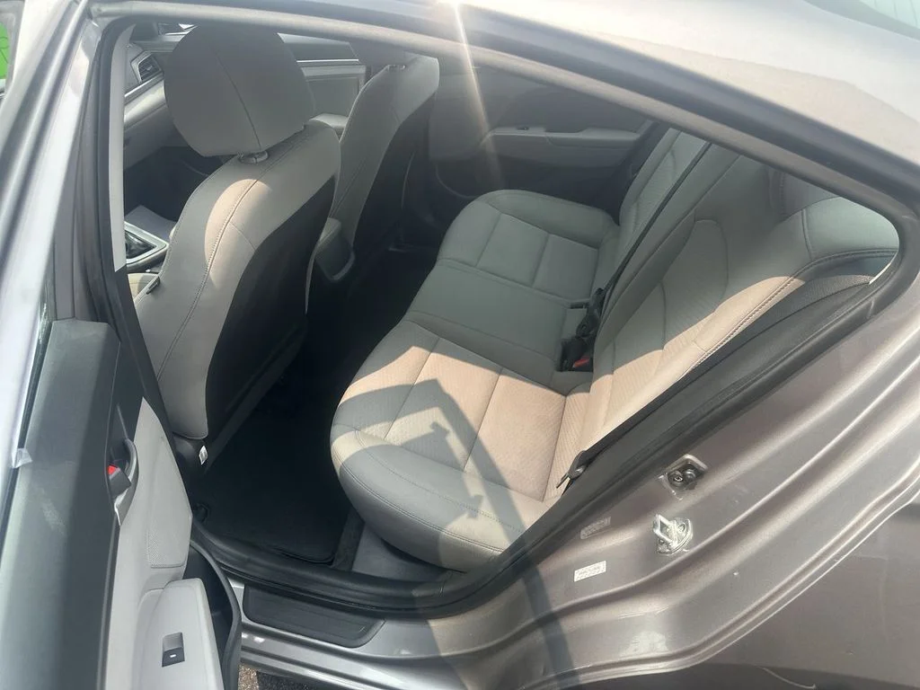 Used 2020 Silver Hyundai SEL image 28
