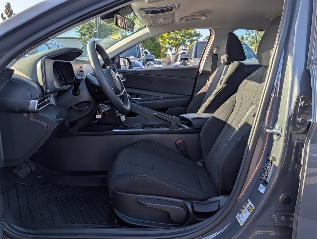 2026 Hyundai Elantra SE - Photo 10