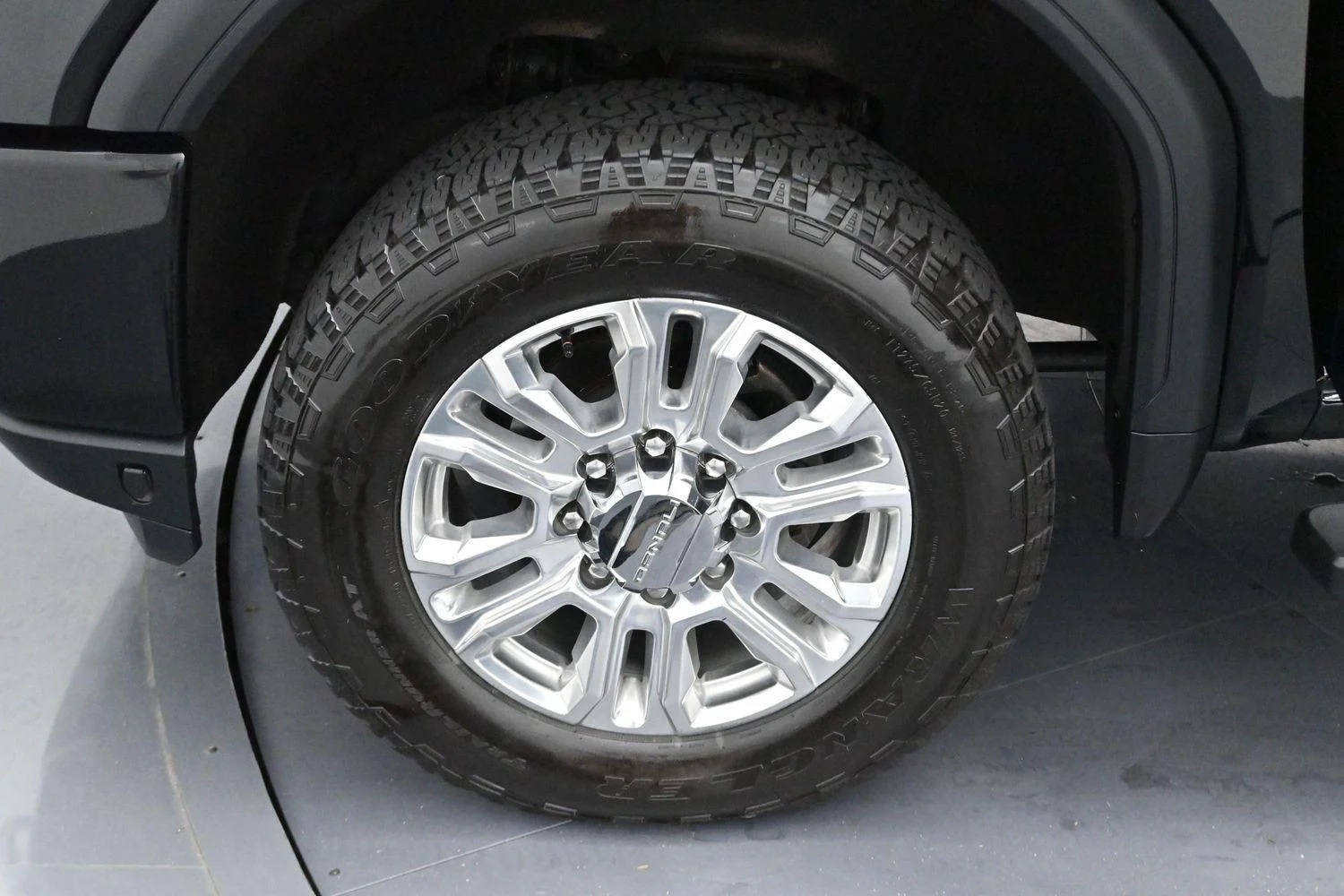 Used 2020 Onyx Black GMC Denali image 35