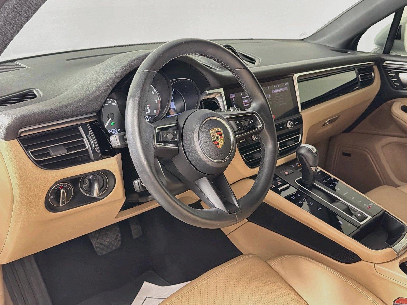 Certified Used 2023 Carrara White Metallic Porsche  image 4