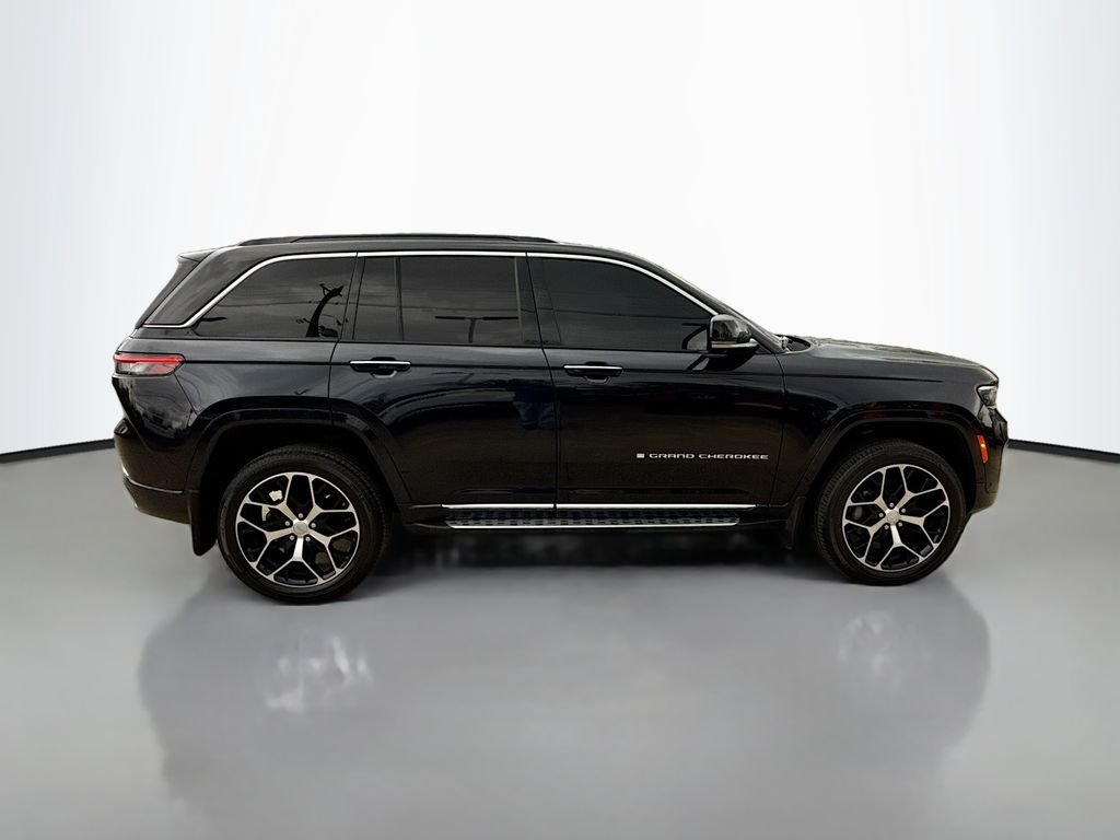 Used 2024 Midnight Sky Jeep Summit Reserve image 8