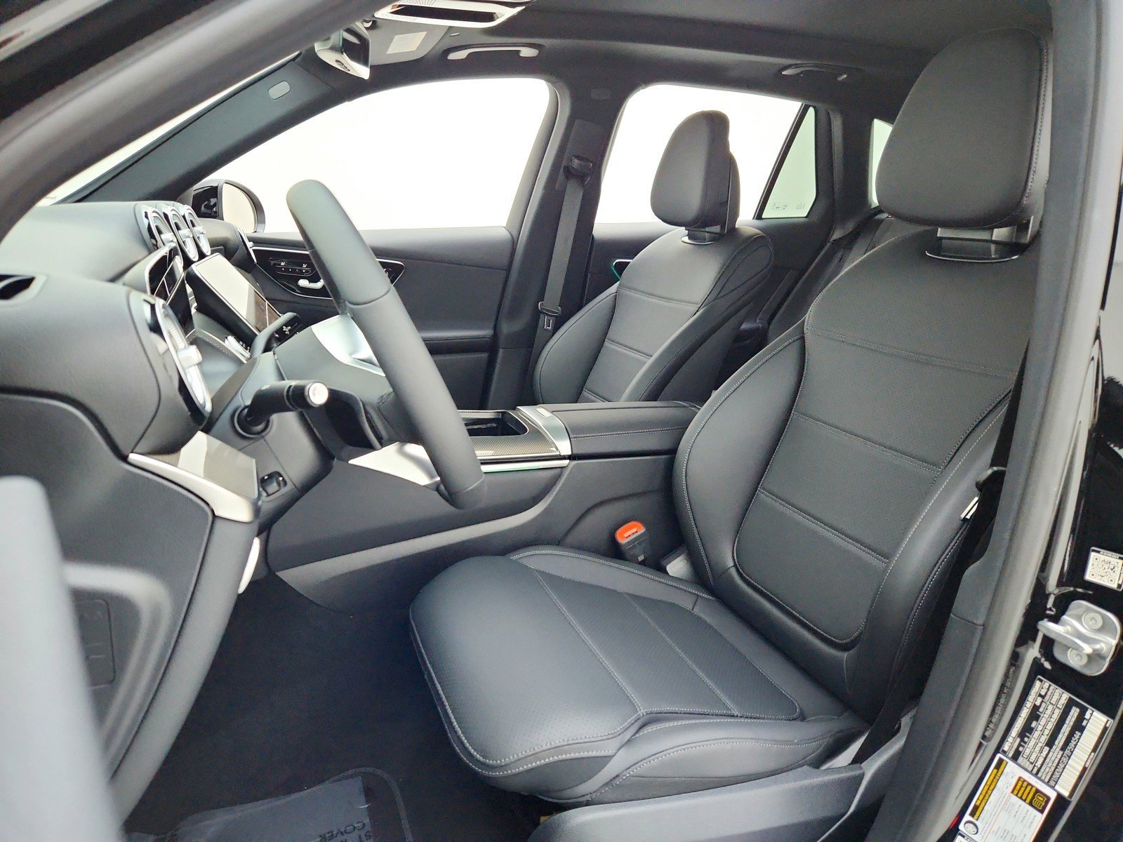 New 2026 Black Mercedes-Benz GLC 300 SUV image 38