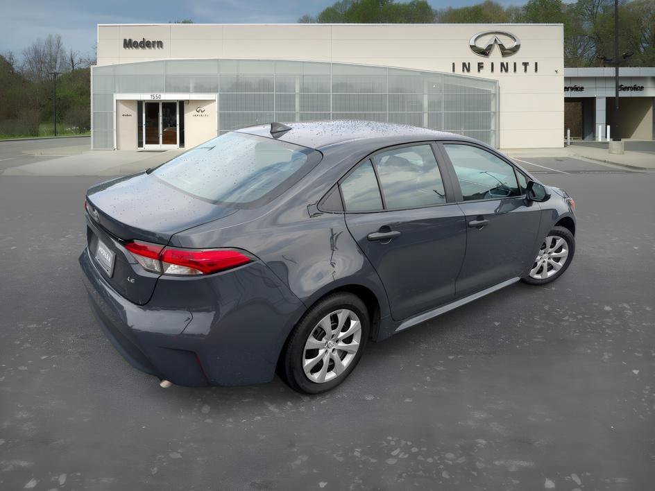 Used 2025 Underground Toyota LE image 4