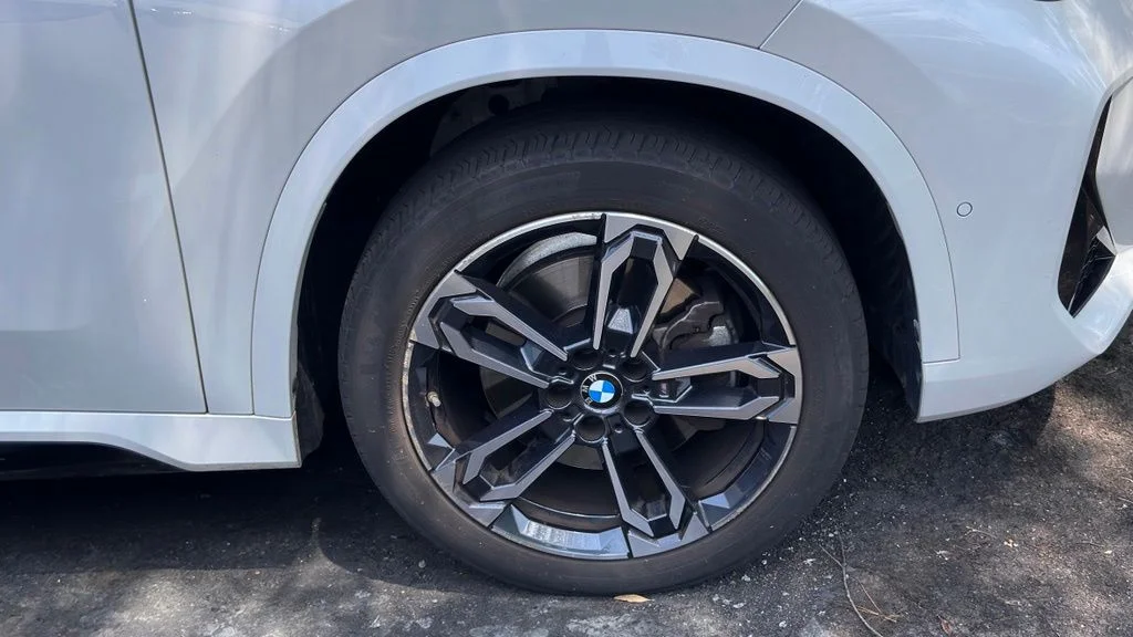 Used 2023 Mineral White Metallic BMW xDrive28i image 4