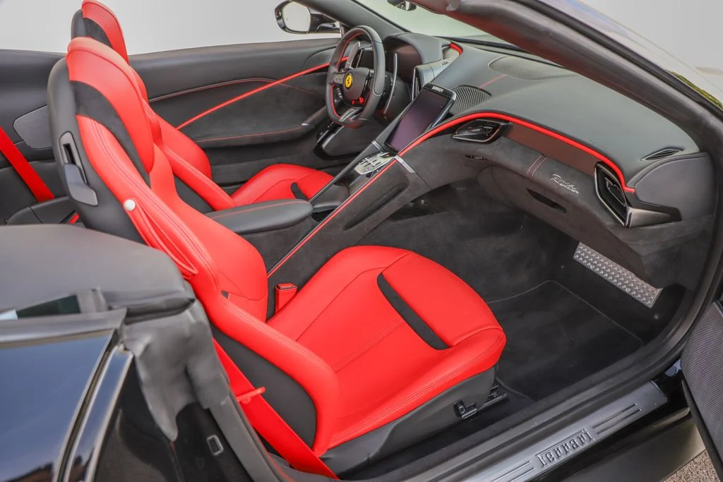 Used 2025 Nero Ferrari Spider image 34