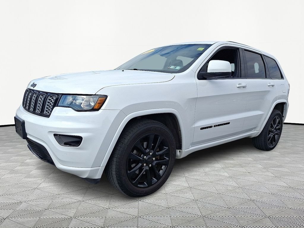 Used 2017 White Jeep Altitude image 3