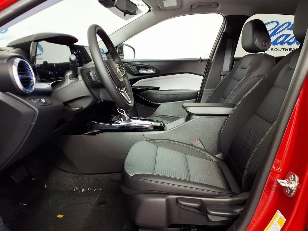 2026 Chevrolet Trax LT - Photo 7
